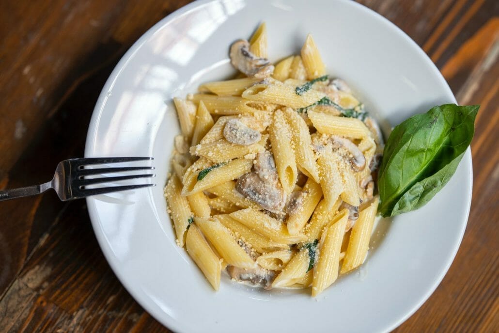What are some negative side effects of eating pasta?