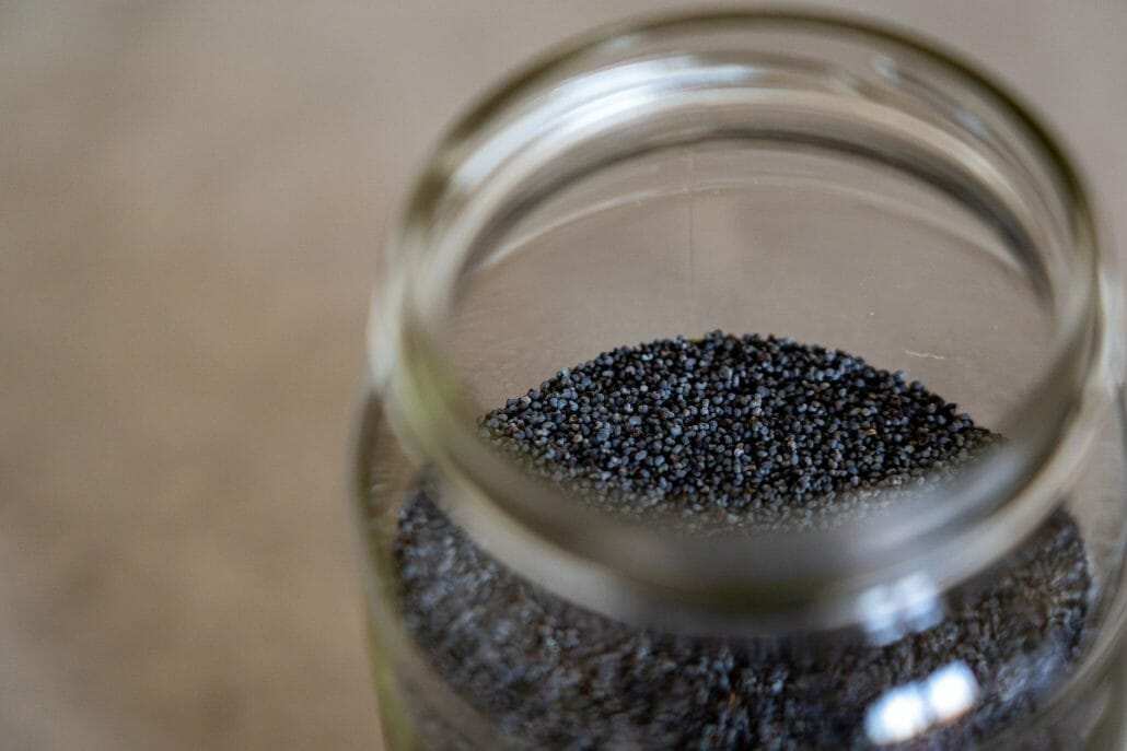 12 Health Benefits of Poppy Seeds