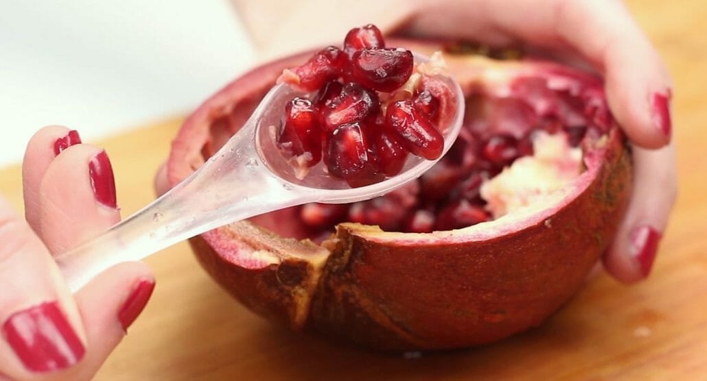 How to Remove Seeds from Pomegranates?