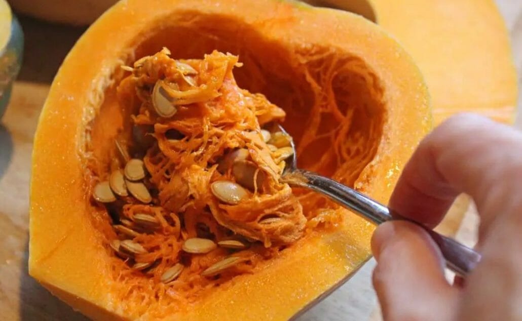 How to remove pumpkin seeds