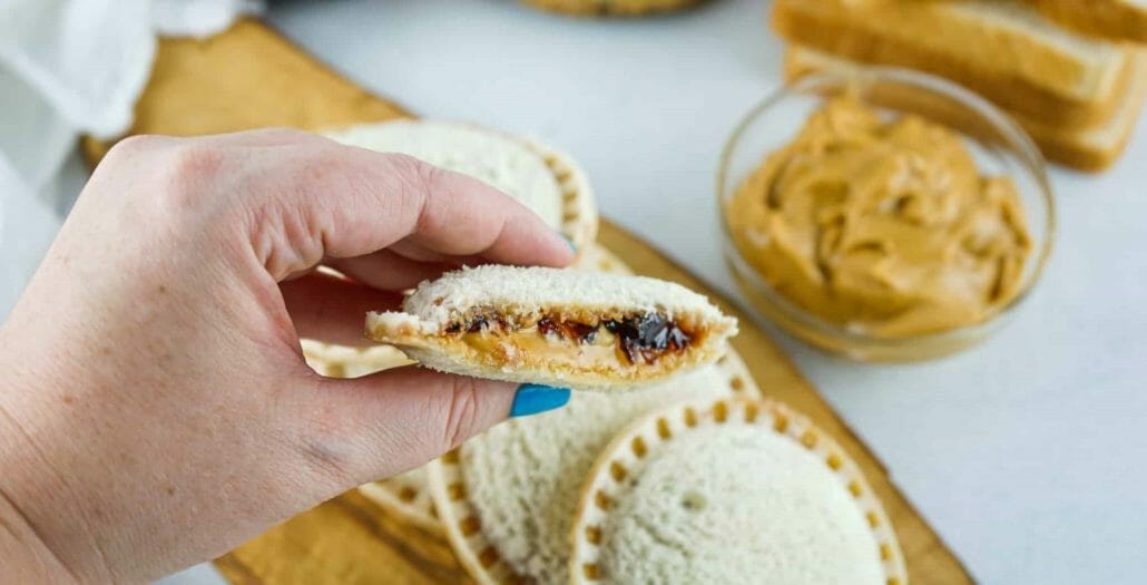 Are Uncrustables Free Of Dairy ?