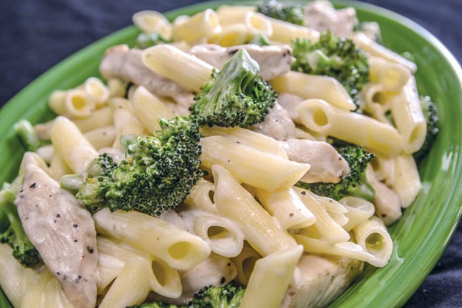 Does Alfredo Sauce Contain Garlic?