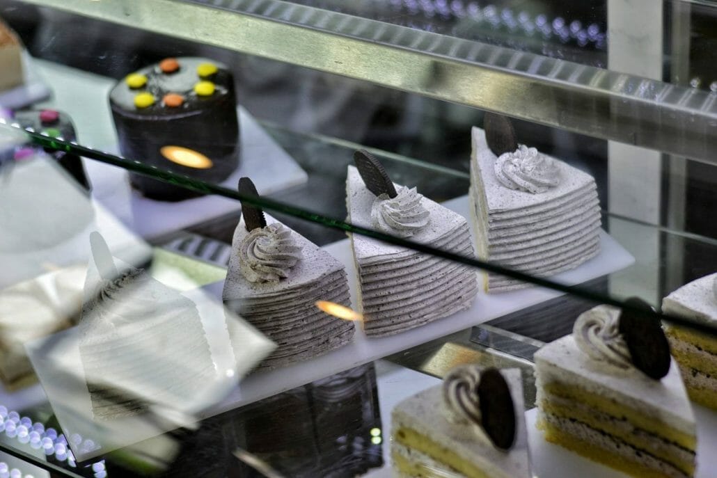 Are Oreos safe for dairy allergies?