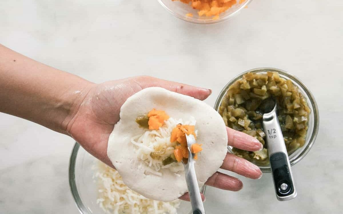 What consistency should pupusa dough be?